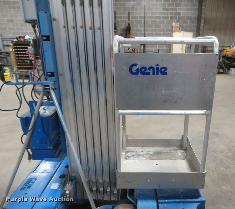 image for item FB9779 2004 Genie IWP-30S  vertical lift