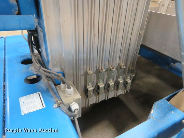 image for item FB9779 2004 Genie IWP-30S  vertical lift