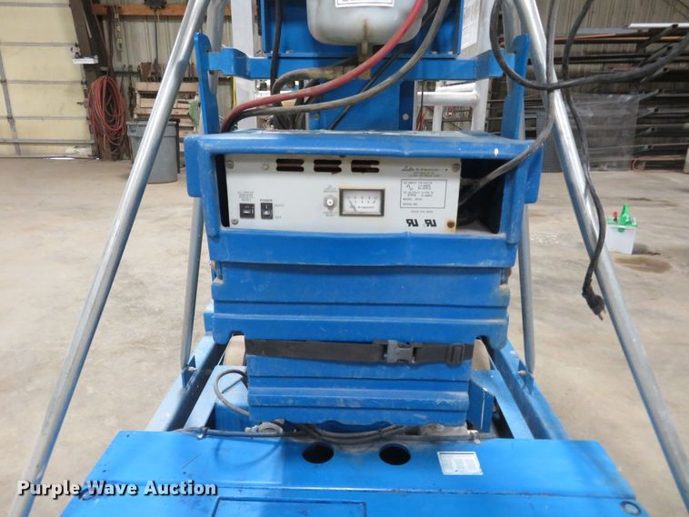 image for item FB9779 2004 Genie IWP-30S  vertical lift