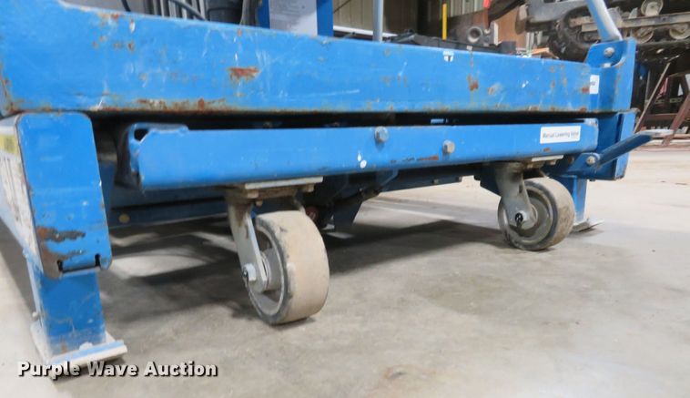 image for item FB9779 2004 Genie IWP-30S  vertical lift