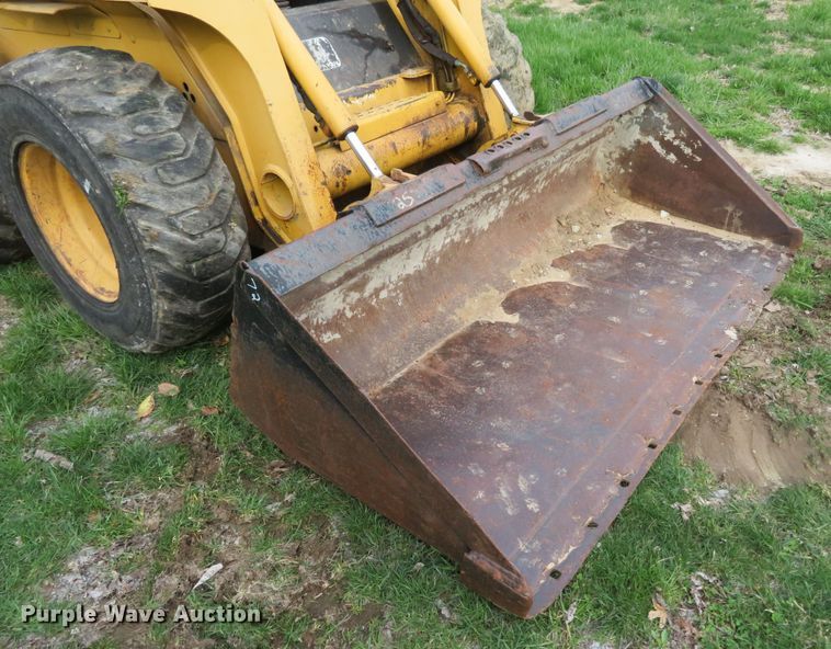 image for item FB9781 1999 John Deere 250  skid steer loader