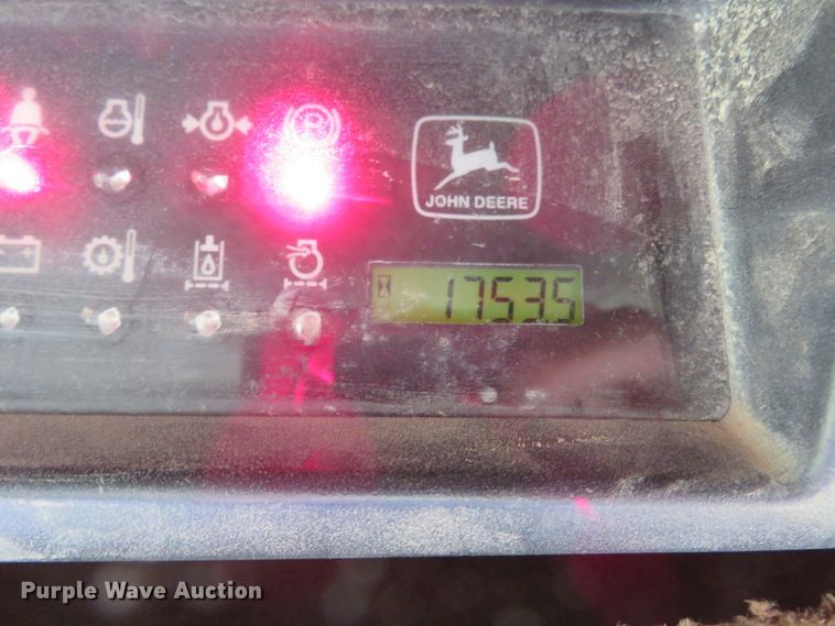 image for item FB9781 1999 John Deere 250  skid steer loader