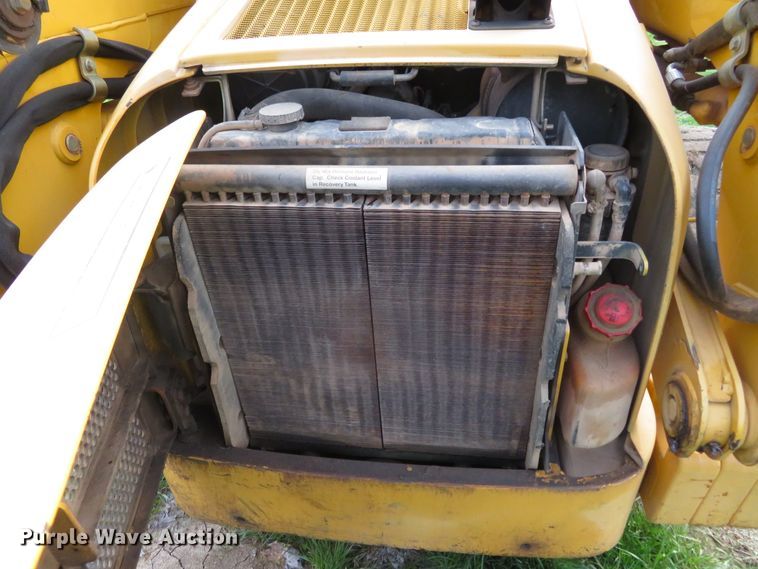 image for item FB9781 1999 John Deere 250  skid steer loader