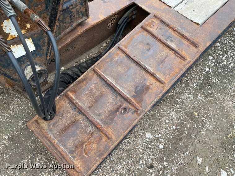 image for item FV9414 2008 XL  lowboy equipment trailer