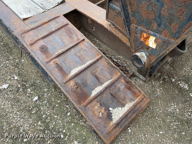 image for item FV9414 2008 XL  lowboy equipment trailer