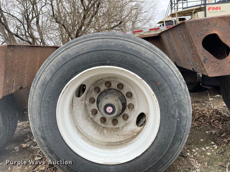 image for item FV9414 2008 XL  lowboy equipment trailer