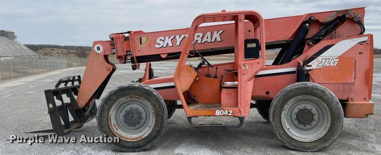 image for item FV9428 JLG 8042  telehandler