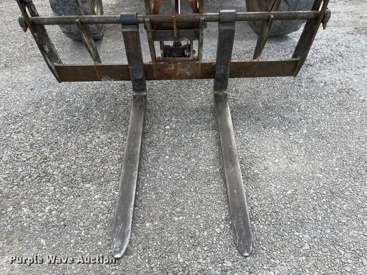 image for item FV9428 JLG 8042  telehandler