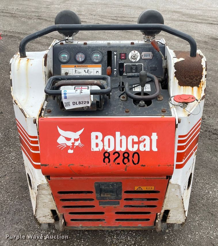 image for item FV9431 2006 Bobcat MT52  compact utility loader