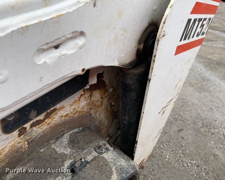 image for item FV9431 2006 Bobcat MT52  compact utility loader