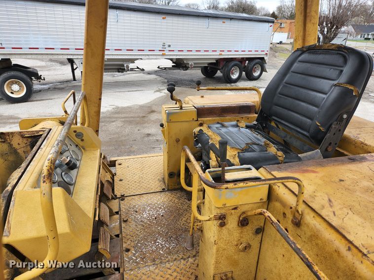 image for item HK9383 1978 Caterpillar 977L  track loader