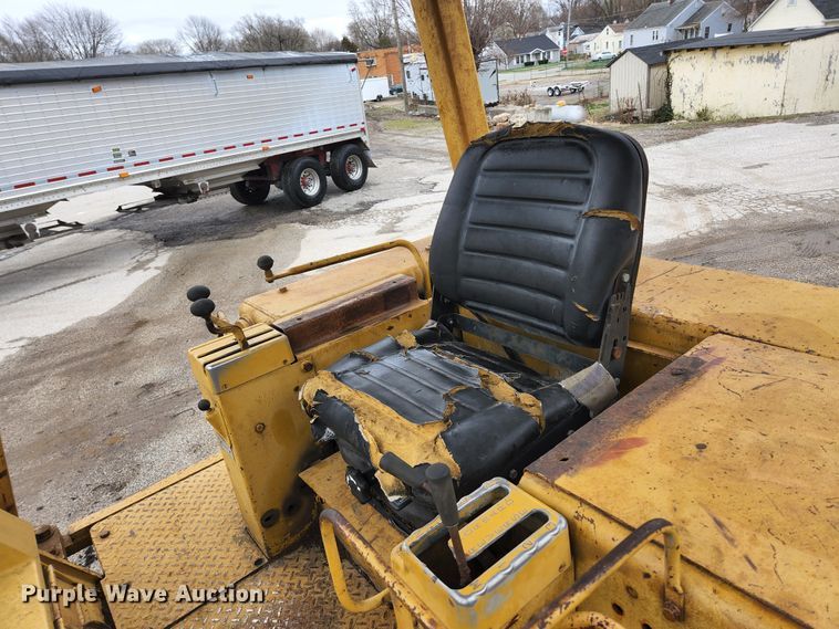 image for item HK9383 1978 Caterpillar 977L  track loader