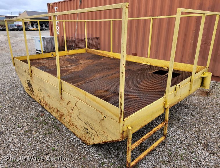 image for item HK9389 Barge