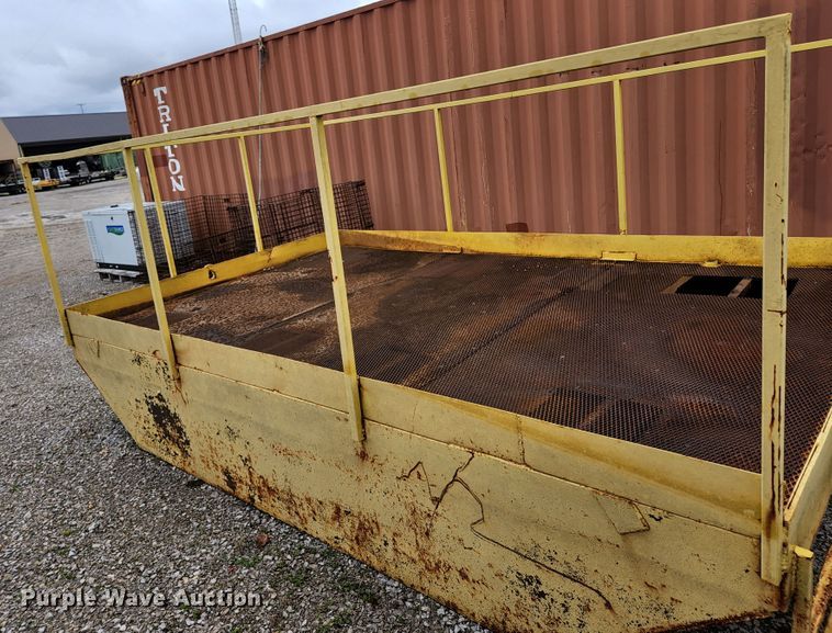 image for item HK9389 Barge