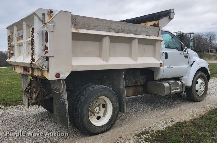 image for item HK9420 2003 Ford F650 Super Duty  dump truck