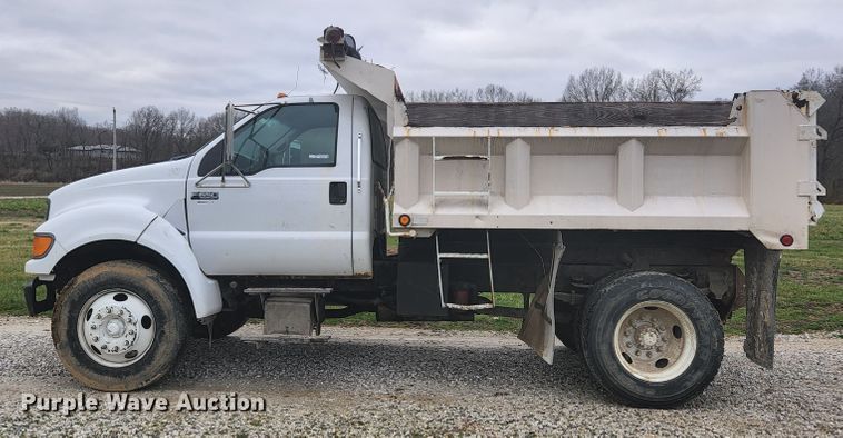 image for item HK9420 2003 Ford F650 Super Duty  dump truck
