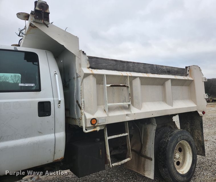 image for item HK9420 2003 Ford F650 Super Duty  dump truck