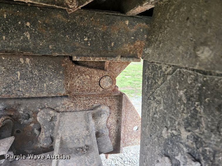 image for item HK9420 2003 Ford F650 Super Duty  dump truck