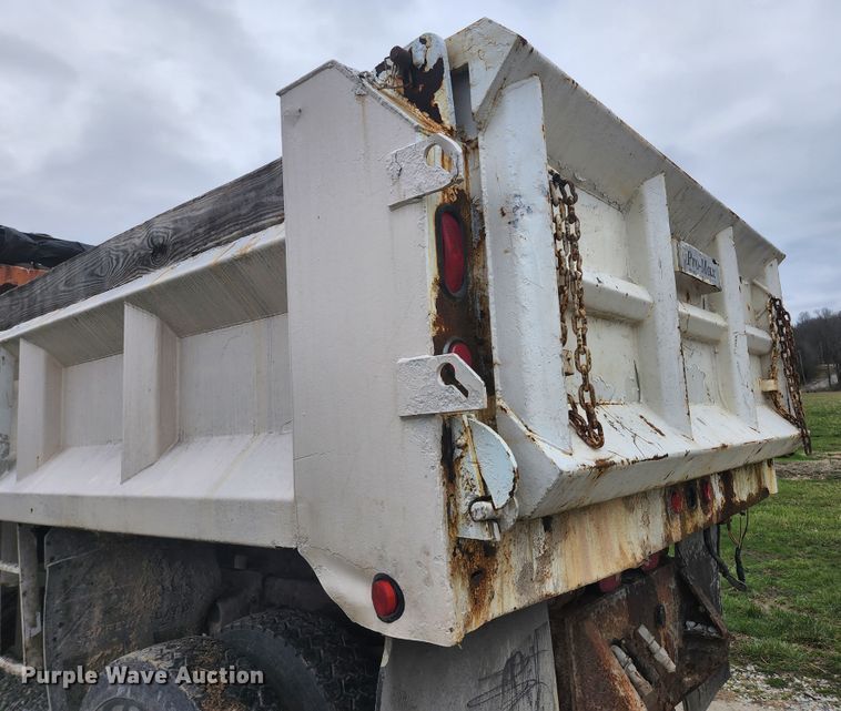 image for item HK9420 2003 Ford F650 Super Duty  dump truck