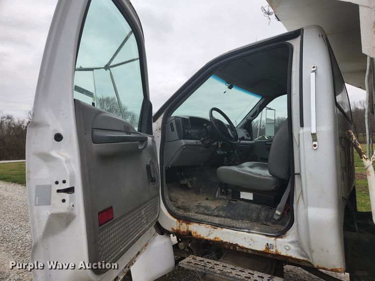 image for item HK9420 2003 Ford F650 Super Duty  dump truck