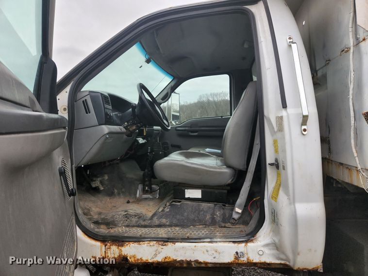 image for item HK9420 2003 Ford F650 Super Duty  dump truck