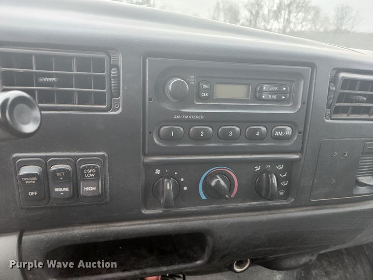 image for item HK9420 2003 Ford F650 Super Duty  dump truck