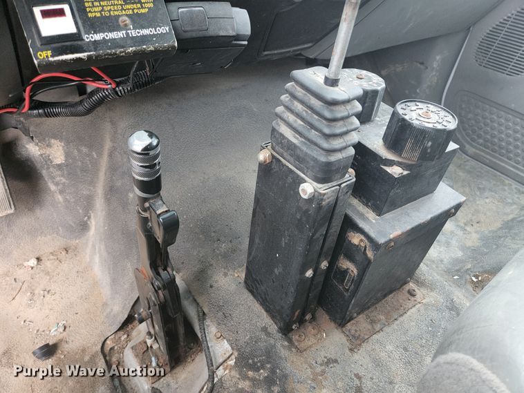 image for item HK9420 2003 Ford F650 Super Duty  dump truck