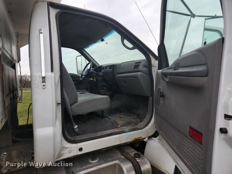 image for item HK9420 2003 Ford F650 Super Duty  dump truck