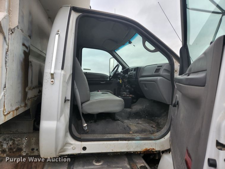 image for item HK9420 2003 Ford F650 Super Duty  dump truck