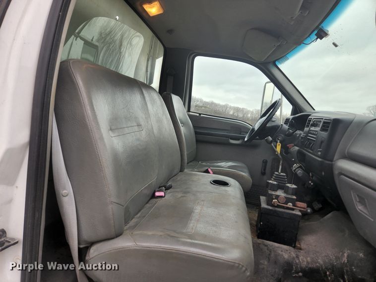 image for item HK9420 2003 Ford F650 Super Duty  dump truck