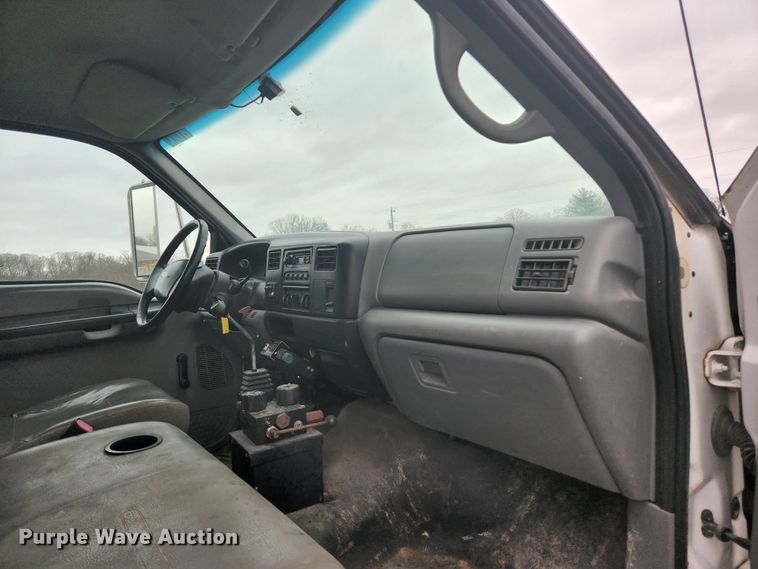 image for item HK9420 2003 Ford F650 Super Duty  dump truck
