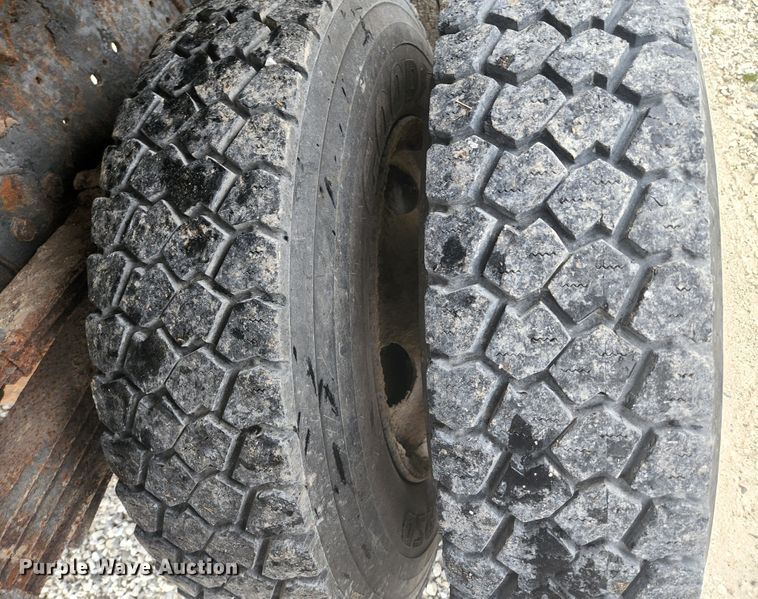image for item HK9420 2003 Ford F650 Super Duty  dump truck