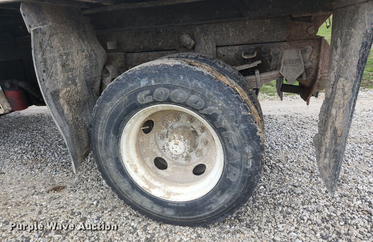 image for item HK9420 2003 Ford F650 Super Duty  dump truck