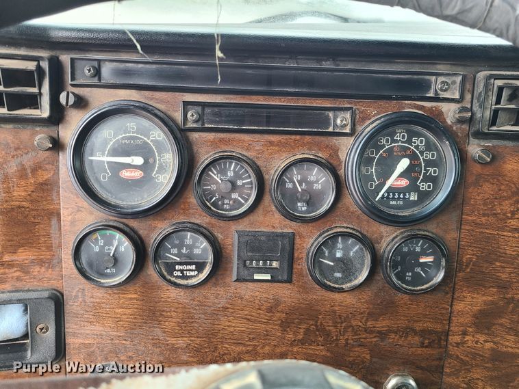 image for item IF9375 1990 Peterbilt 375  dump truck