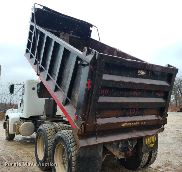 image for item IF9375 1990 Peterbilt 375  dump truck