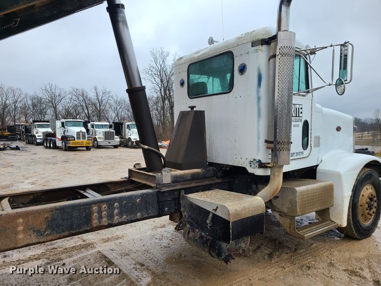 image for item IF9375 1990 Peterbilt 375  dump truck