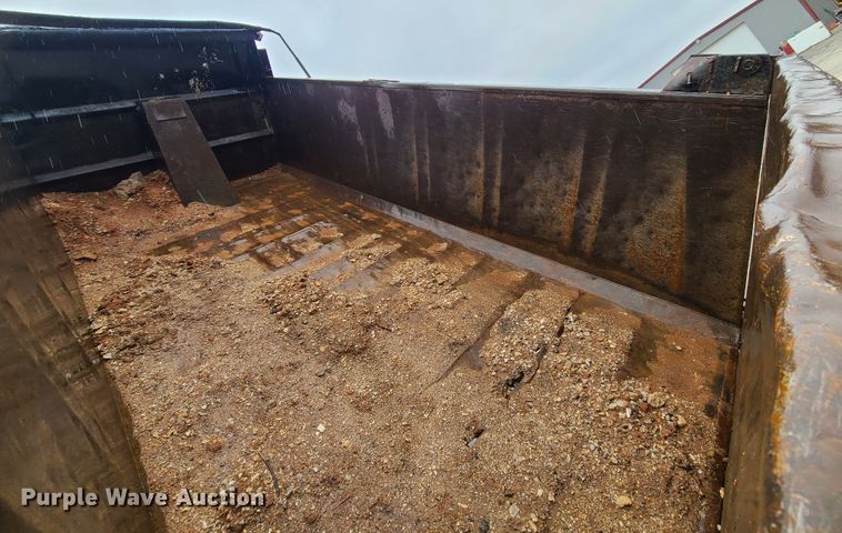 image for item IF9375 1990 Peterbilt 375  dump truck