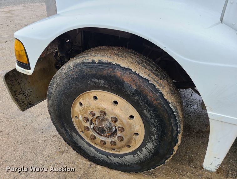 image for item IF9375 1990 Peterbilt 375  dump truck