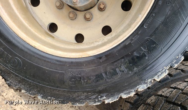 image for item IF9375 1990 Peterbilt 375  dump truck