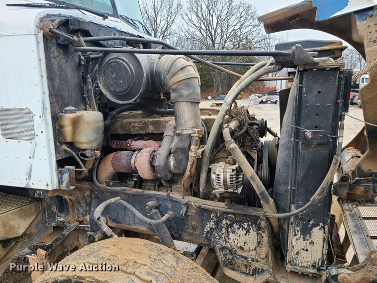 image for item IF9375 1990 Peterbilt 375  dump truck