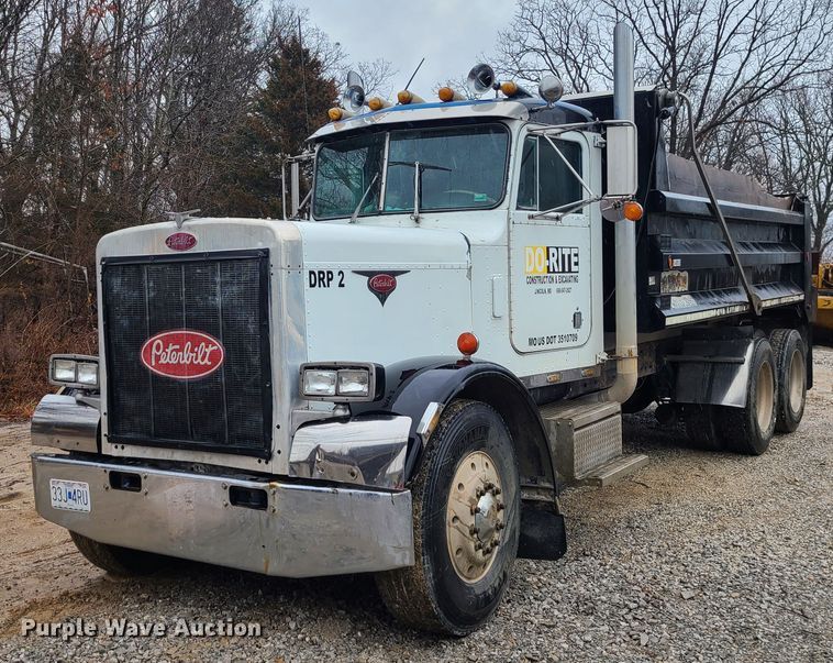 image for item IF9377 1985 Peterbilt 359  dump truck