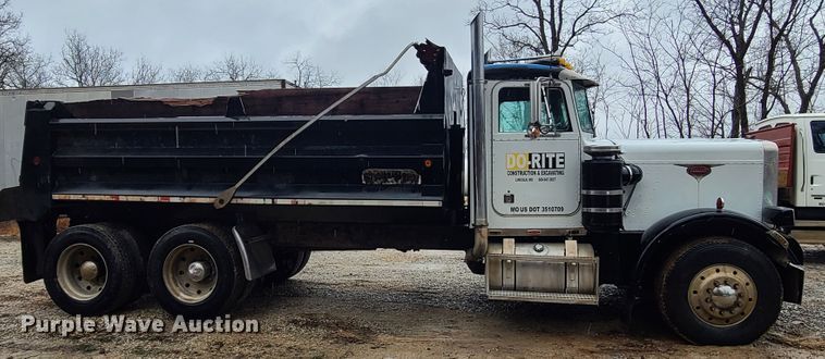 image for item IF9377 1985 Peterbilt 359  dump truck