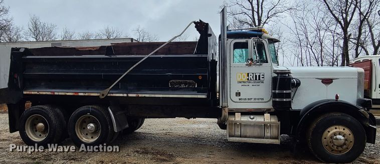 image for item IF9377 1985 Peterbilt 359  dump truck