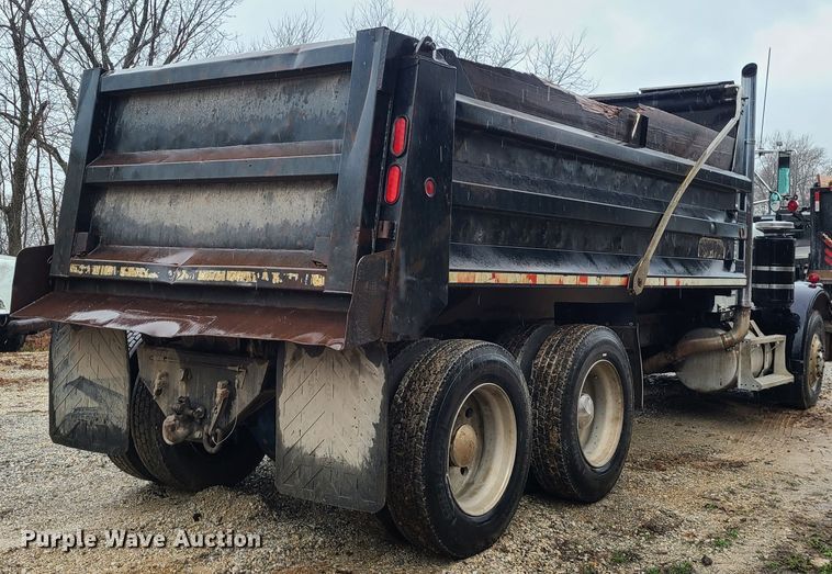 image for item IF9377 1985 Peterbilt 359  dump truck