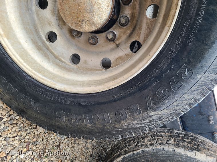 image for item IF9377 1985 Peterbilt 359  dump truck