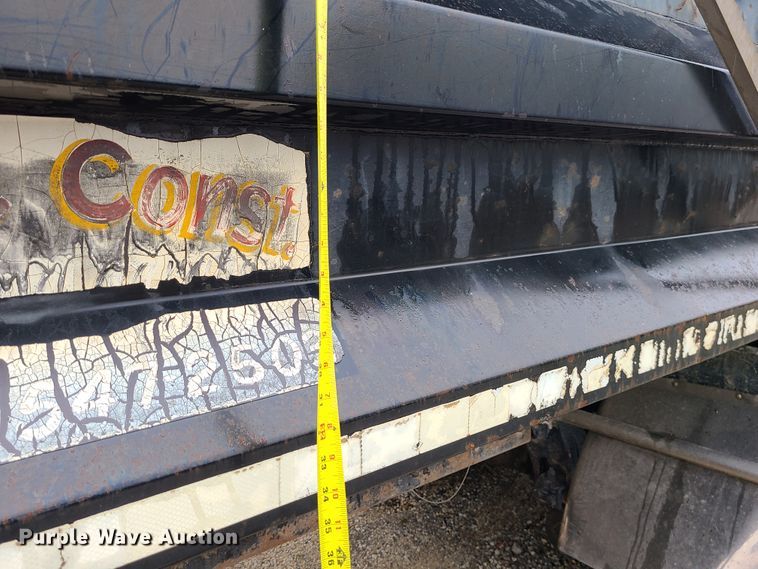 image for item IF9377 1985 Peterbilt 359  dump truck