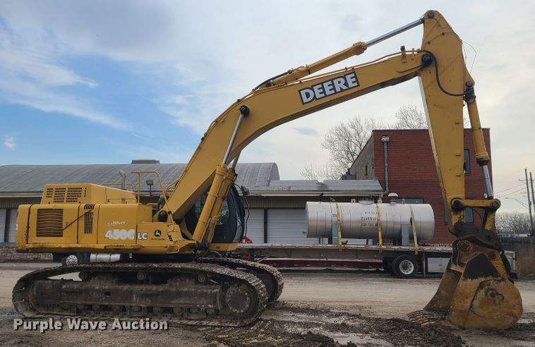 image for item IF9390 2004 John Deere 450C LC  excavator