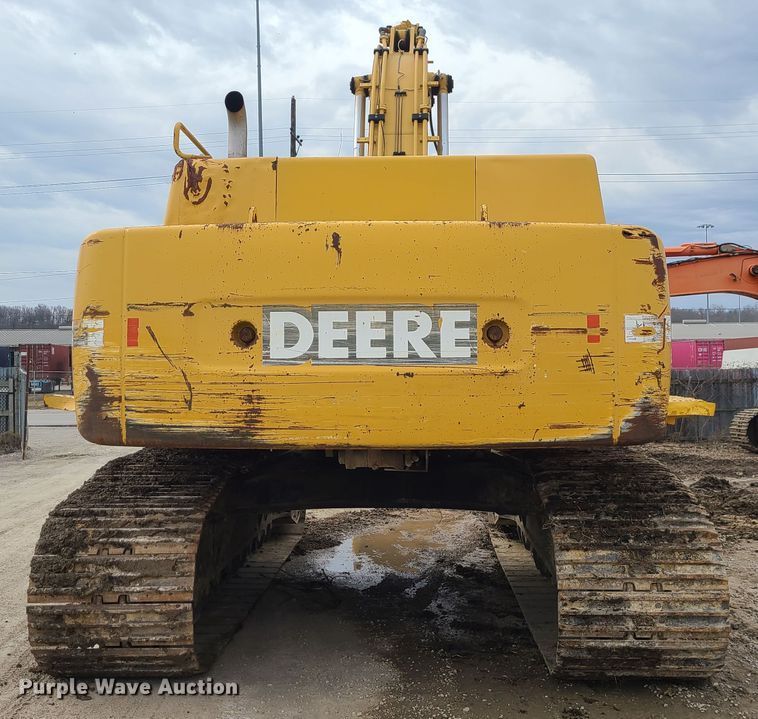 image for item IF9390 2004 John Deere 450C LC  excavator