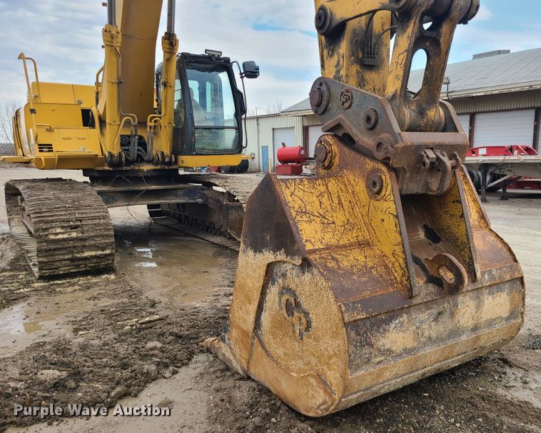 image for item IF9390 2004 John Deere 450C LC  excavator