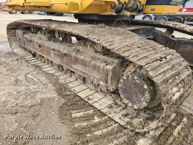 image for item IF9390 2004 John Deere 450C LC  excavator